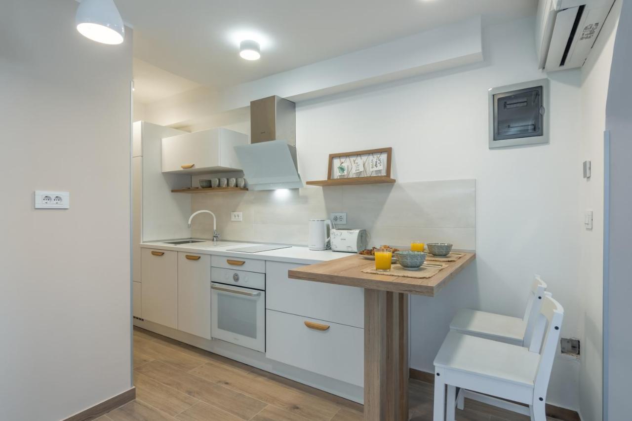 Apartment Norah With Private Parking Pula Exterior photo